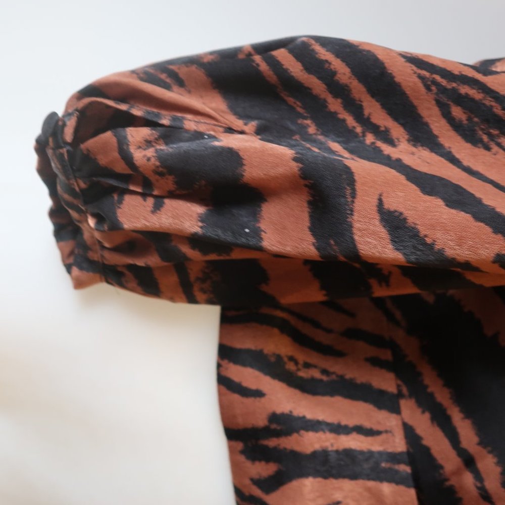 Ronny Kobo Collection Brown and Black Blouse - Picture 14 of 16